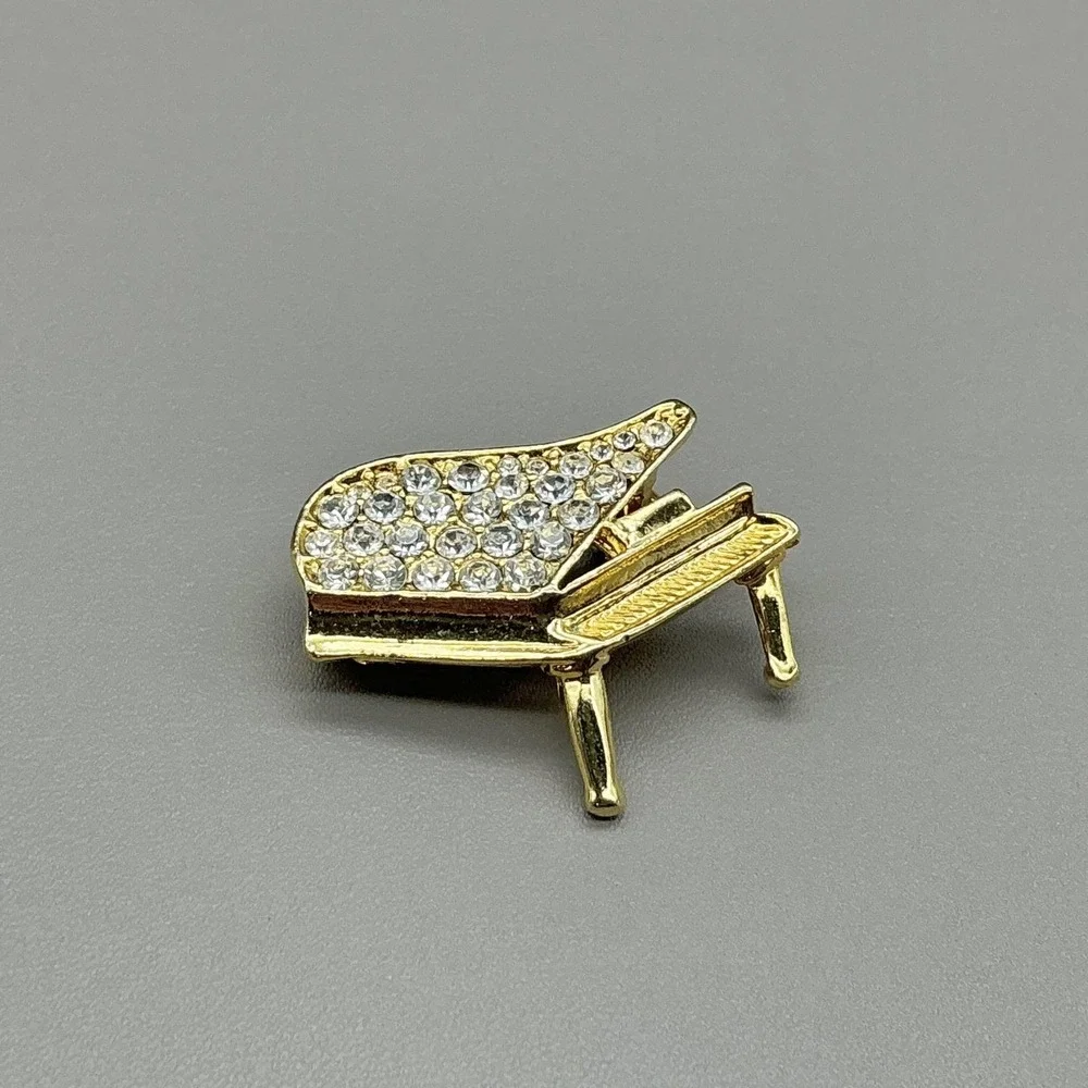 Gold Tone‎ Grand Piano Brooch Pin Clear Rhinestone Music Teacher Jewelry 1.25